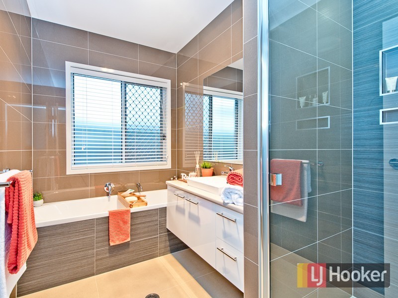 7 Hinton Crescent, Mango Hill QLD 4509