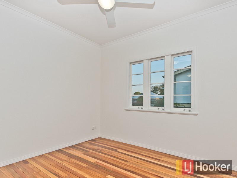 62 Chermside Road, Newtown QLD 4305