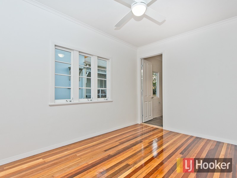 62 Chermside Road, Newtown QLD 4305