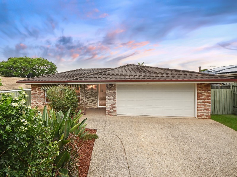 11 Morgan Road, Albany Creek QLD 4035