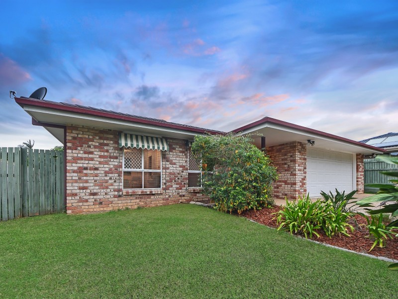 11 Morgan Road, Albany Creek QLD 4035