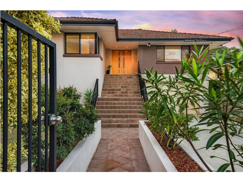 21 Eastbourne Street, Chermside West QLD 4032