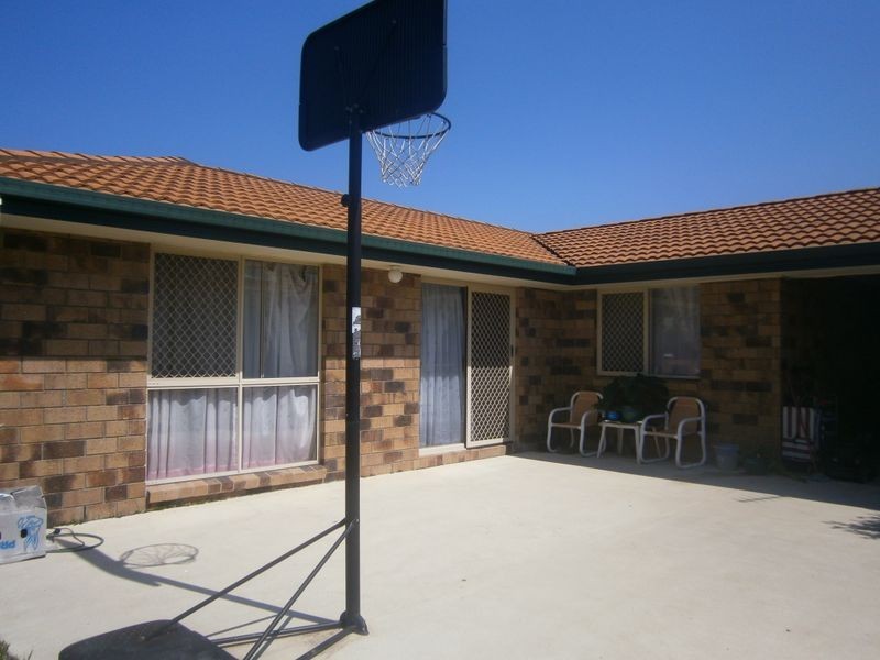 11 Rose Crescent, Fitzgibbon QLD 4018