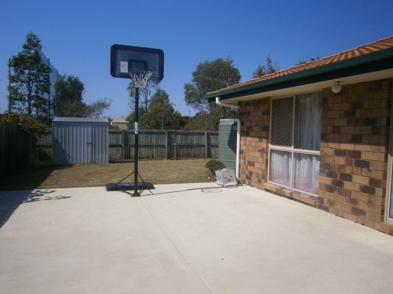 11 Rose Crescent, Fitzgibbon QLD 4018