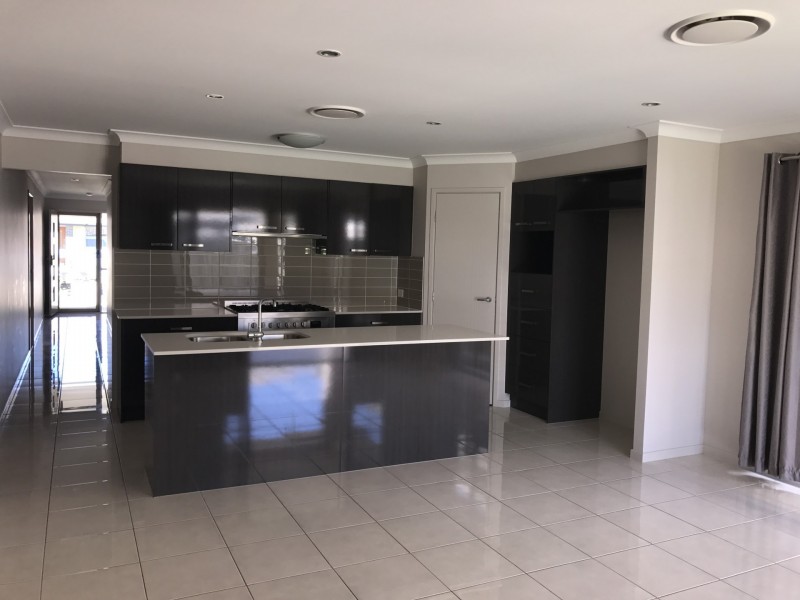 19 Nullarbor Circuit, North Lakes QLD 4509