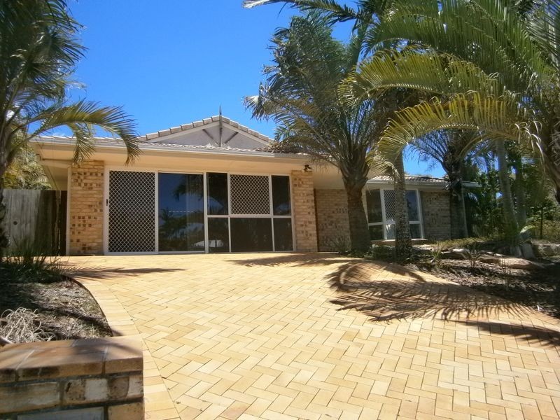 4 Brandy Court, Eatons Hill QLD 4037