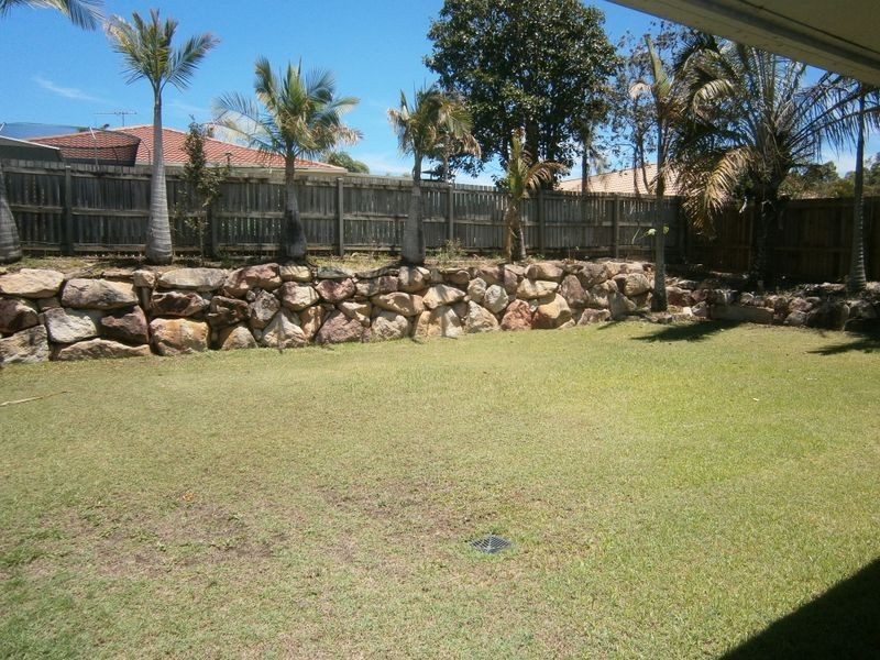 4 Brandy Court, Eatons Hill QLD 4037