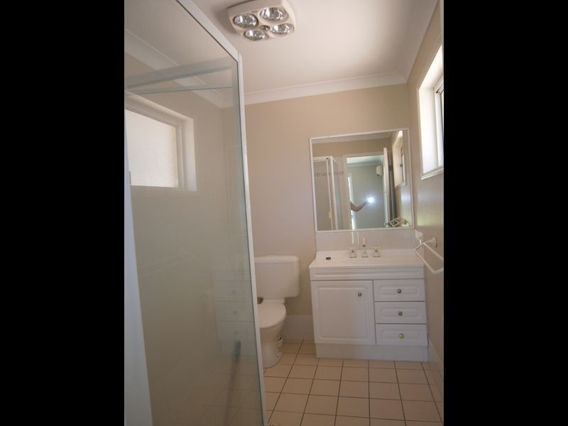 4 Brandy Court, Eatons Hill QLD 4037