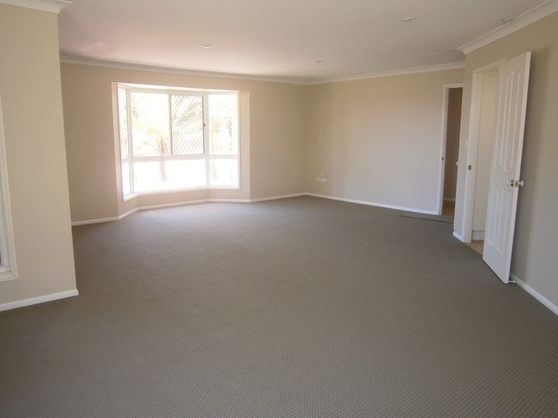 4 Brandy Court, Eatons Hill QLD 4037