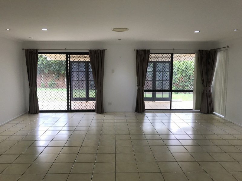 11 Kurrajong Place, Bridgeman Downs QLD 4035