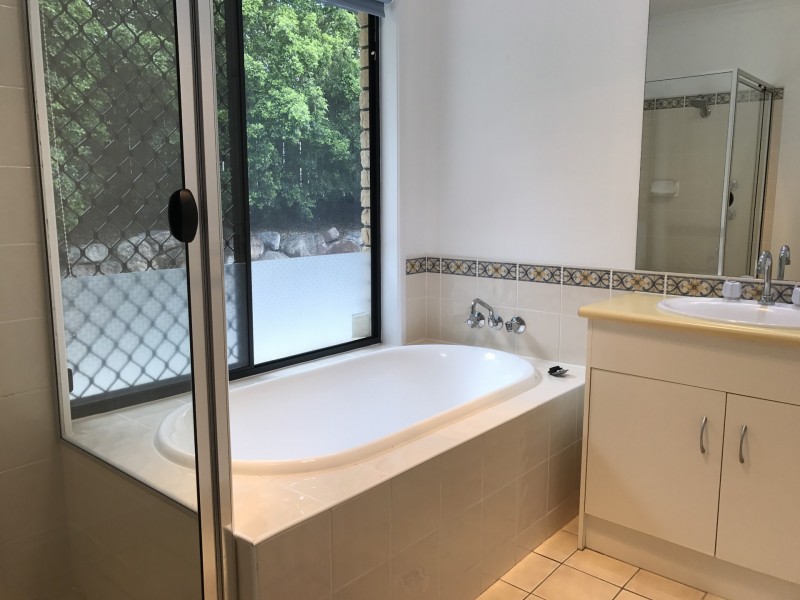 11 Kurrajong Place, Bridgeman Downs QLD 4035