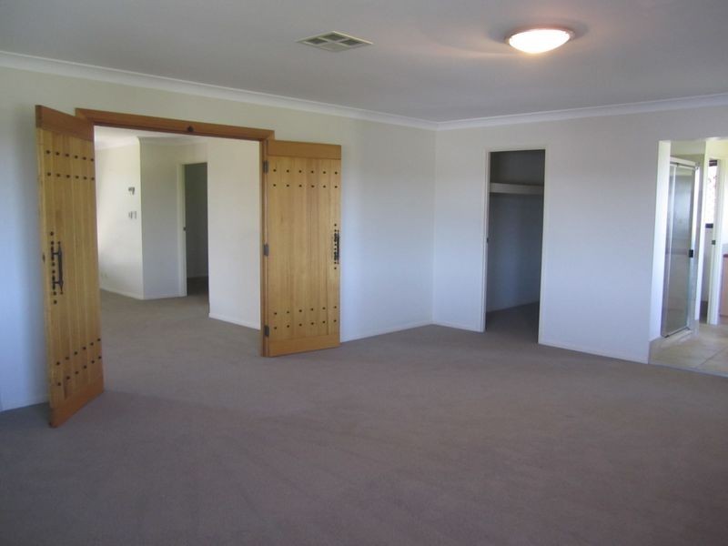 31 Valencia Court, Eatons Hill QLD 4037