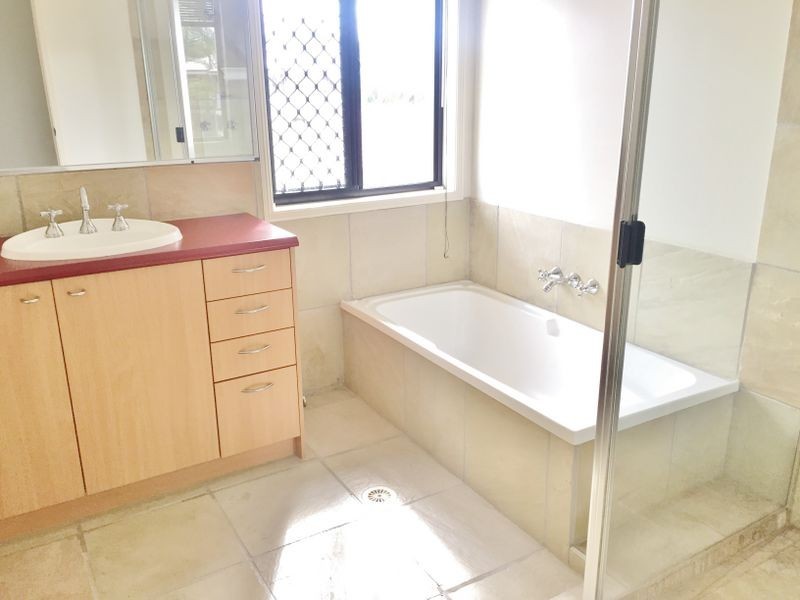 31 Valencia Court, Eatons Hill QLD 4037