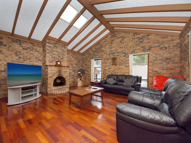 4 Hughes Street, Mcdowall QLD 4053