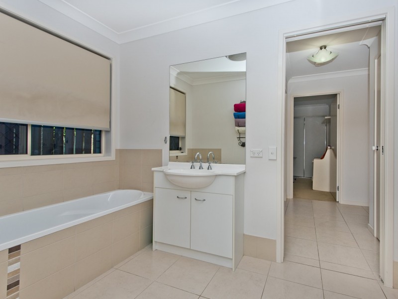 76 Diamantina Crescent, Fitzgibbon QLD 4018