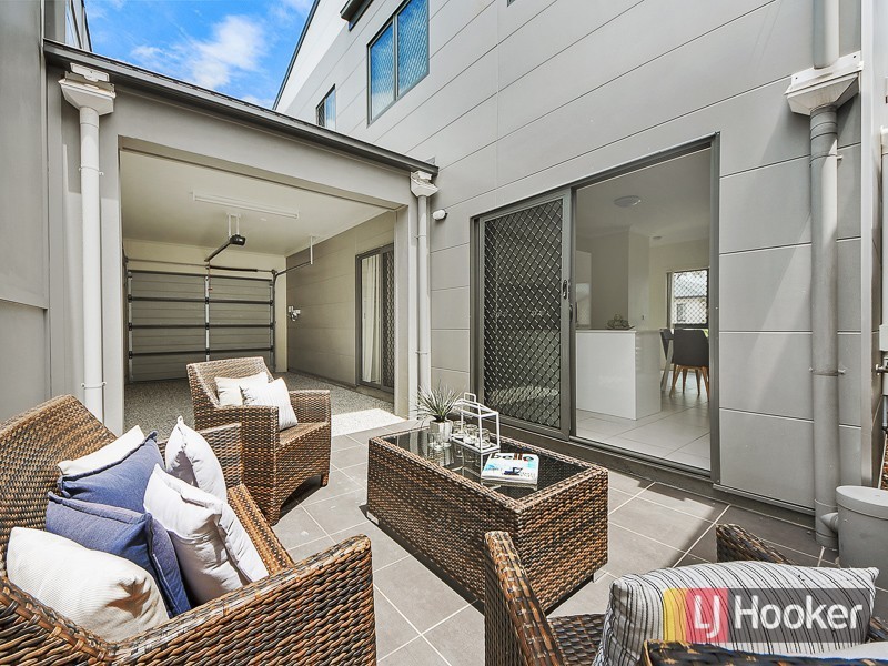 22 Blue Mountains Crescent, Fitzgibbon QLD 4018