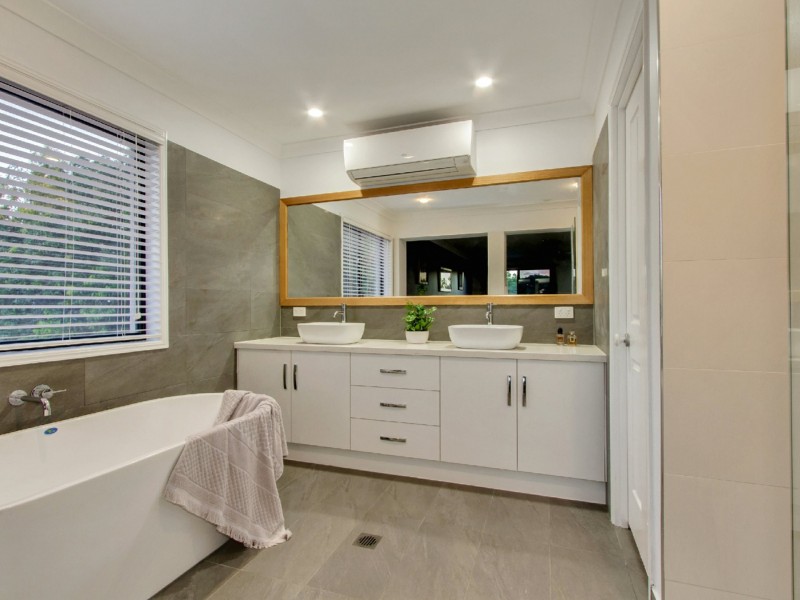 25 Casuarina Street, Bridgeman Downs QLD 4035