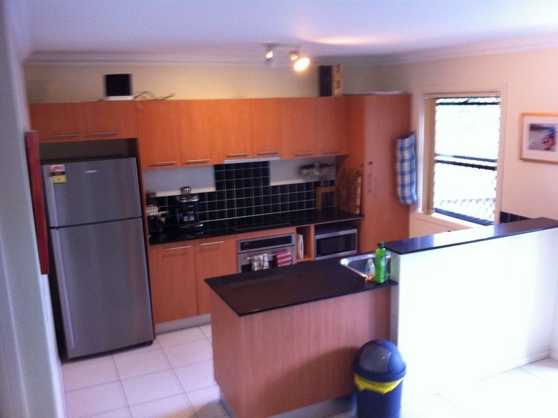 Unit 4/15 Greenlaw Street, Indooroopilly QLD 4068