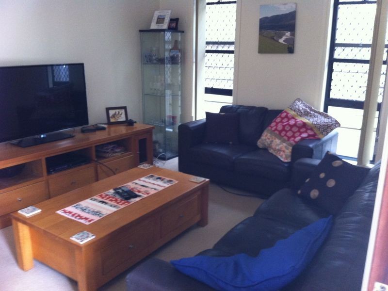 Unit 4/15 Greenlaw Street, Indooroopilly QLD 4068