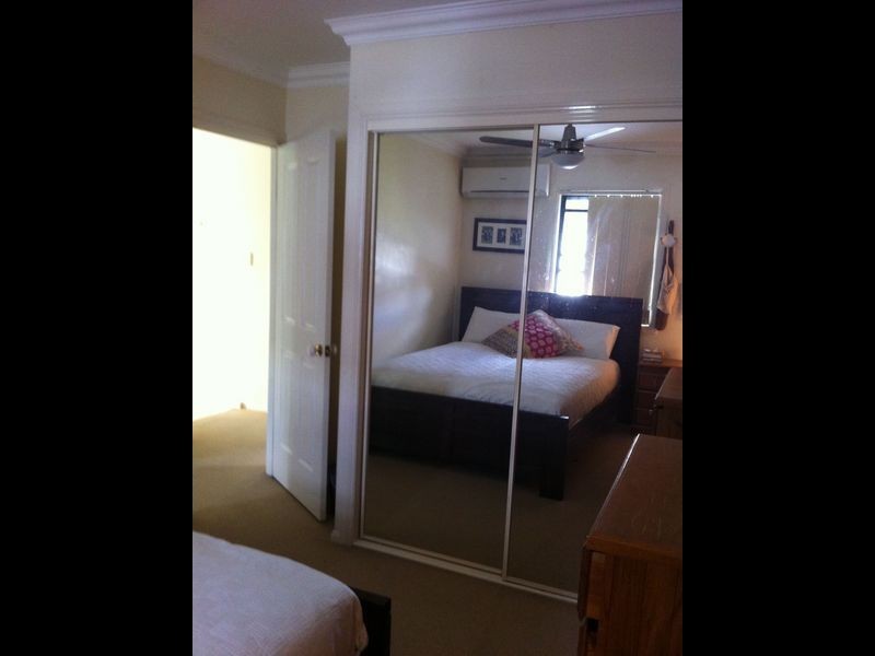 Unit 4/15 Greenlaw Street, Indooroopilly QLD 4068