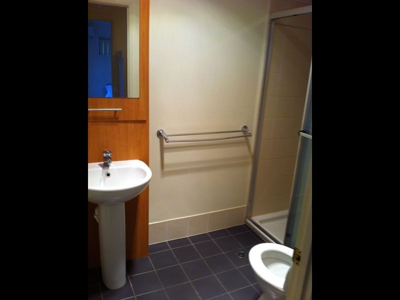 Unit 4/15 Greenlaw Street, Indooroopilly QLD 4068