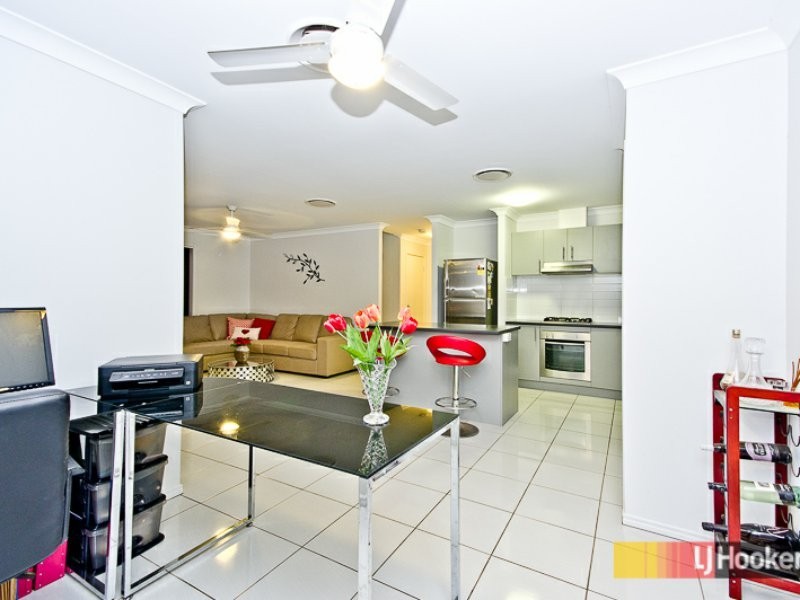 56 Merimbula Crescent, Fitzgibbon QLD 4018