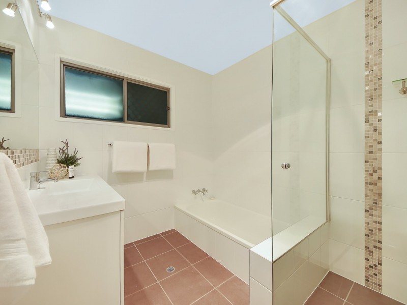 33 Bowen Avenue, Albany Creek QLD 4035