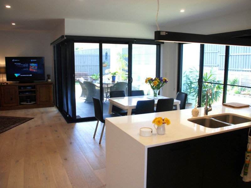 1 Pinnibar Street, Bridgeman Downs QLD 4035