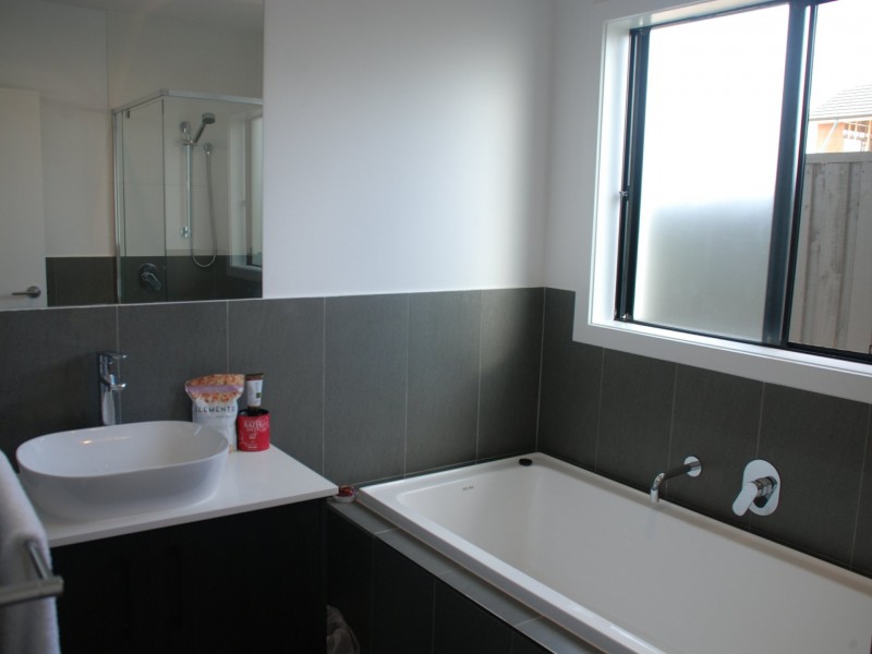 1 Pinnibar Street, Bridgeman Downs QLD 4035