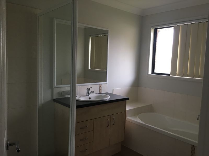 6-8 Lennon Boulevarde, Narangba QLD 4504