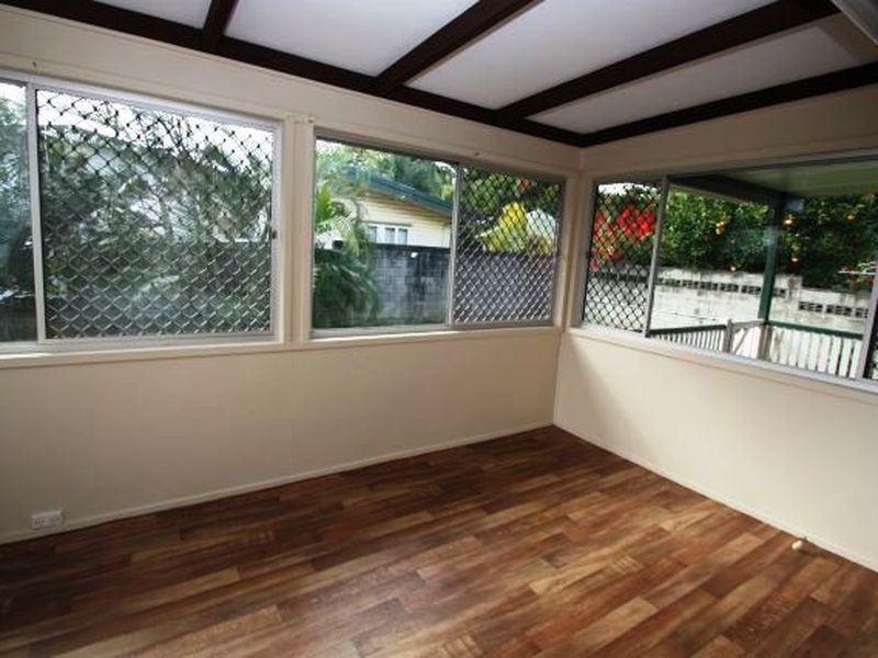27 Parkmore Street, Boondall QLD 4034