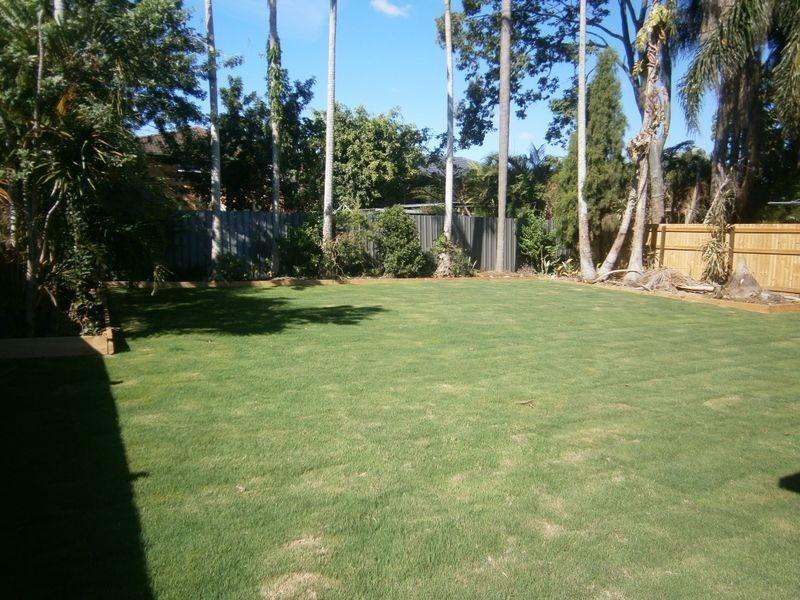 16 Pleasant Drive, Albany Creek QLD 4035