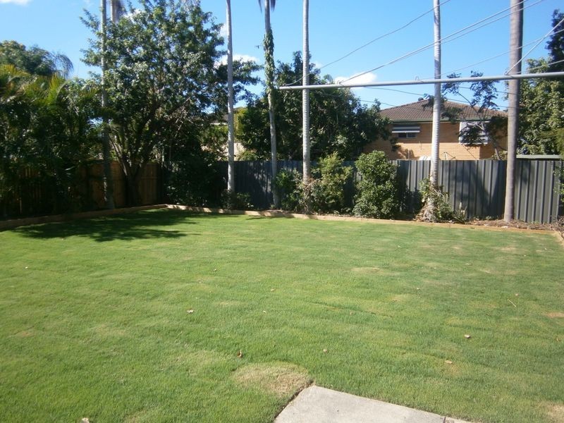 16 Pleasant Drive, Albany Creek QLD 4035