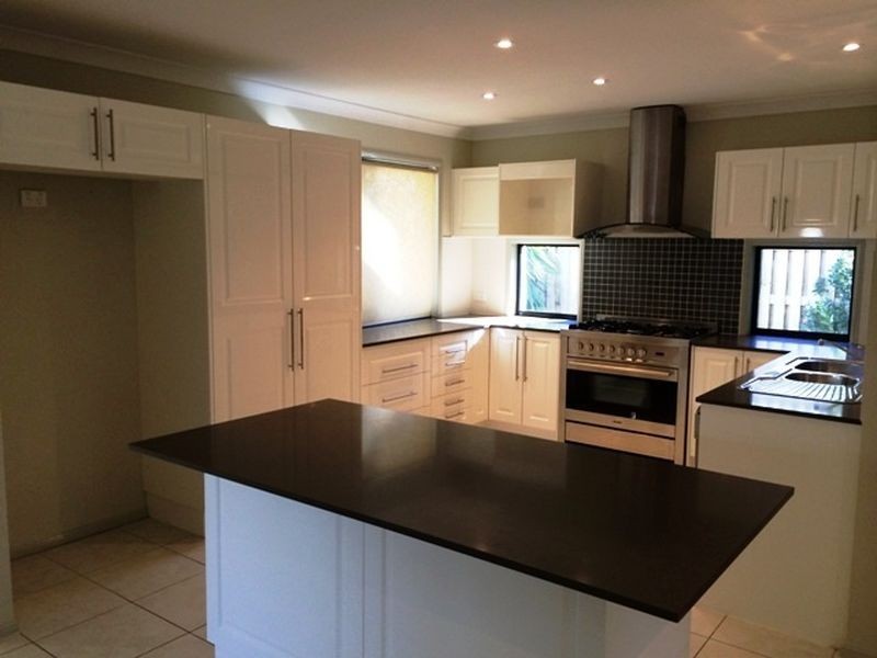 18 Petrie Crescent, Aspley QLD 4034