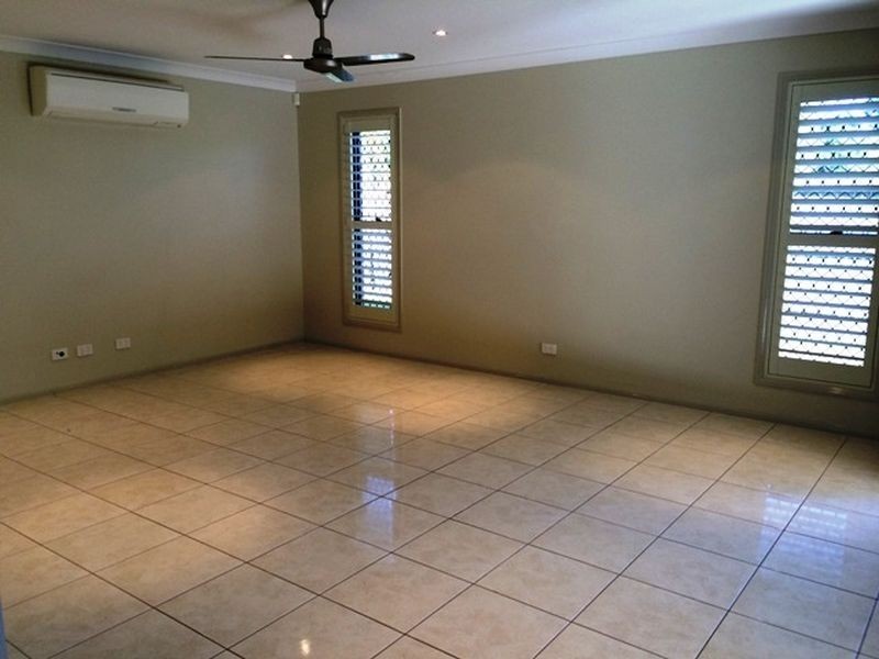 18 Petrie Crescent, Aspley QLD 4034