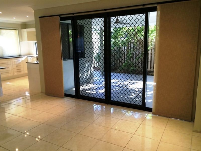 18 Petrie Crescent, Aspley QLD 4034