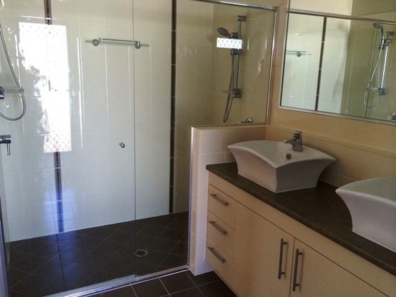 18 Petrie Crescent, Aspley QLD 4034