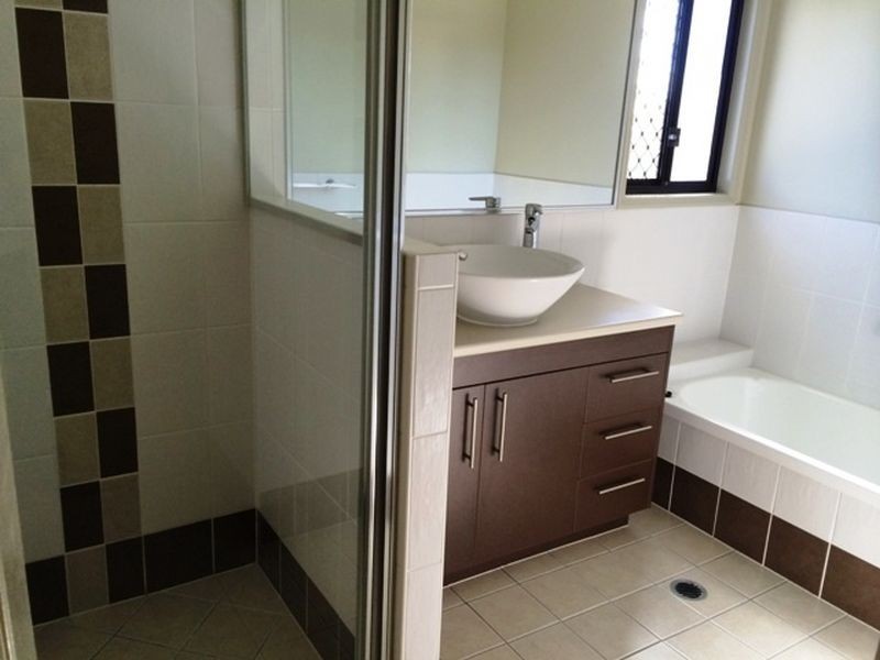 18 Petrie Crescent, Aspley QLD 4034