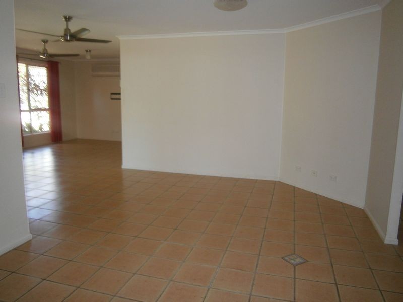 17 Saraband Drive, Eatons Hill QLD 4037