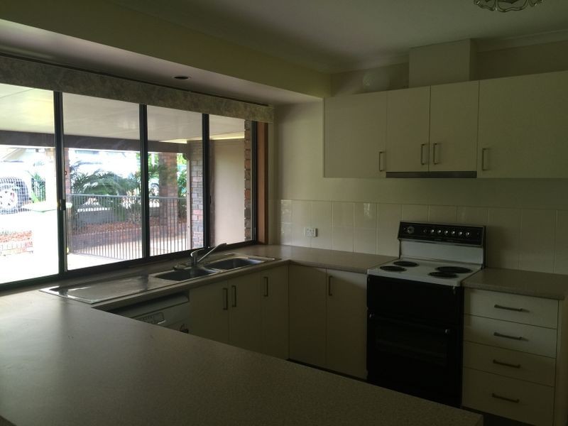 28 Vienna Way, Strathpine QLD 4500
