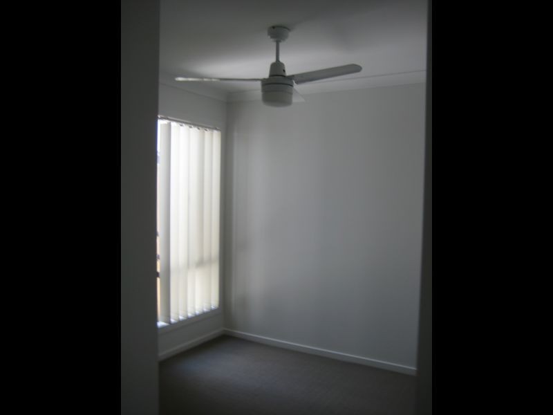 142 Carselgrove Avenue, Fitzgibbon QLD 4018