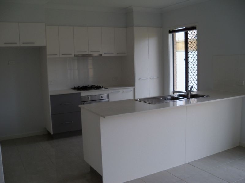 18 Castlewellan Circuit, Warner QLD 4500