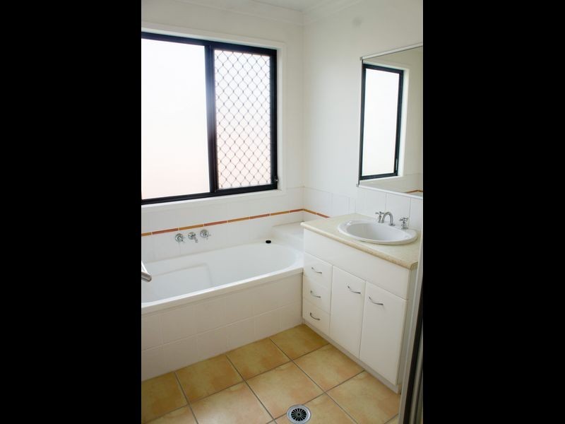 1 Leopard Tree Close, Bracken Ridge QLD 4017