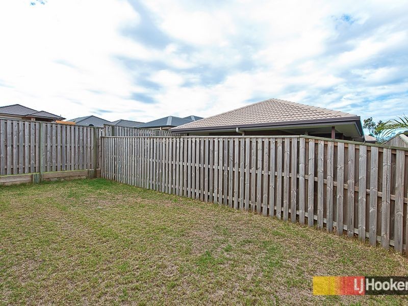 19 Merimbula Crescent, Fitzgibbon QLD 4018