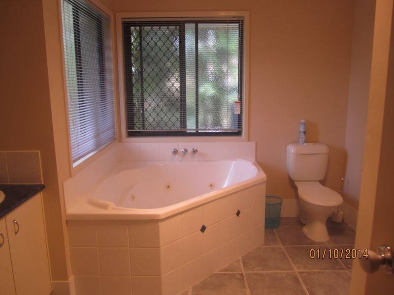 10 Bauple st, Albany Creek QLD 4035