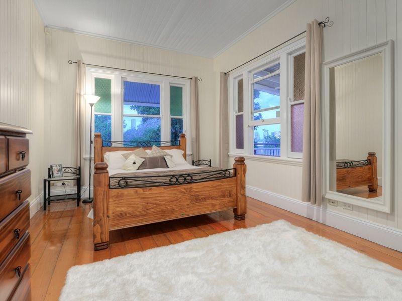 2 Lower Clifton Terrace, Red Hill QLD 4059