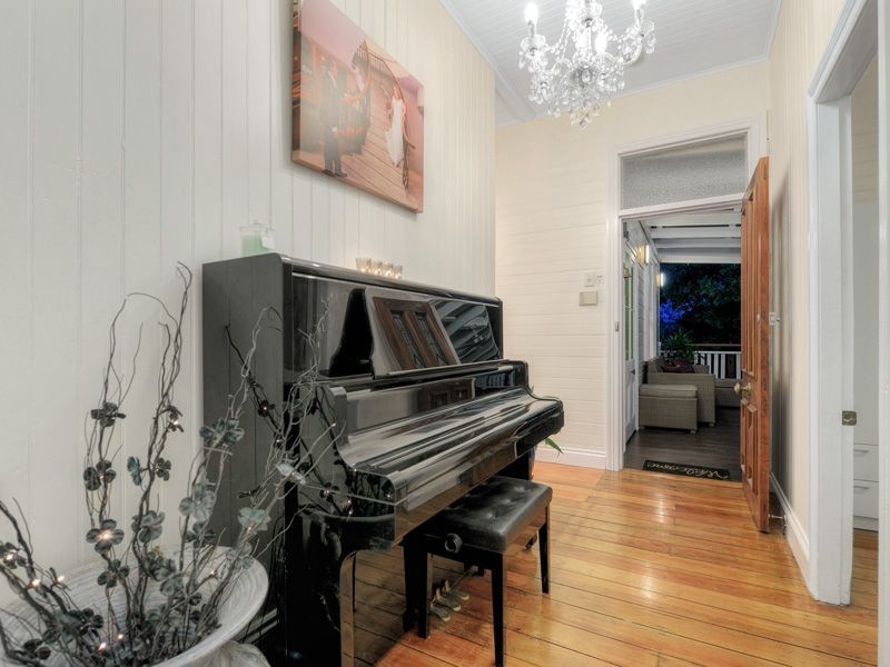 2 Lower Clifton Terrace, Red Hill QLD 4059