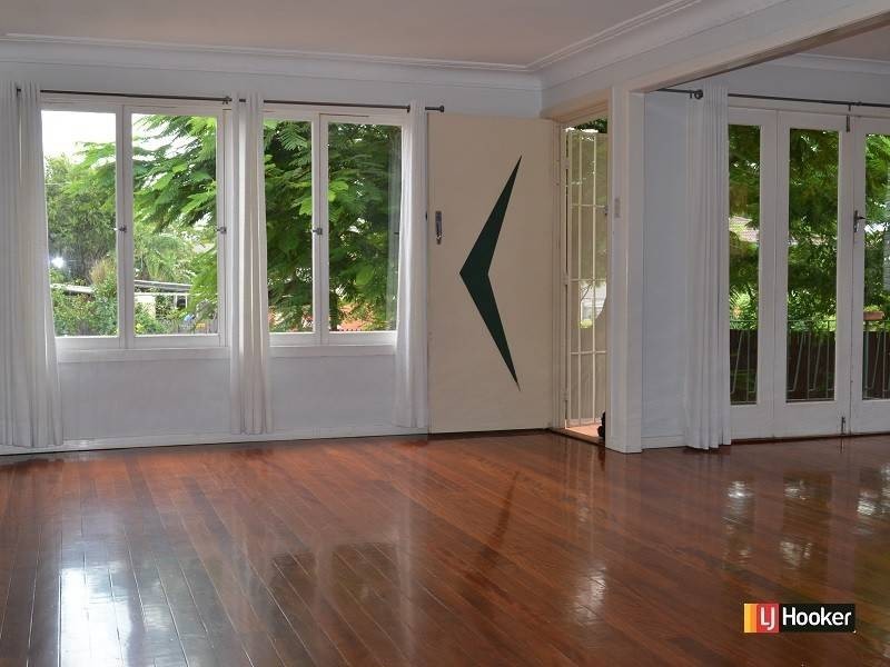 15 Caronga Street, Wavell Heights QLD 4012