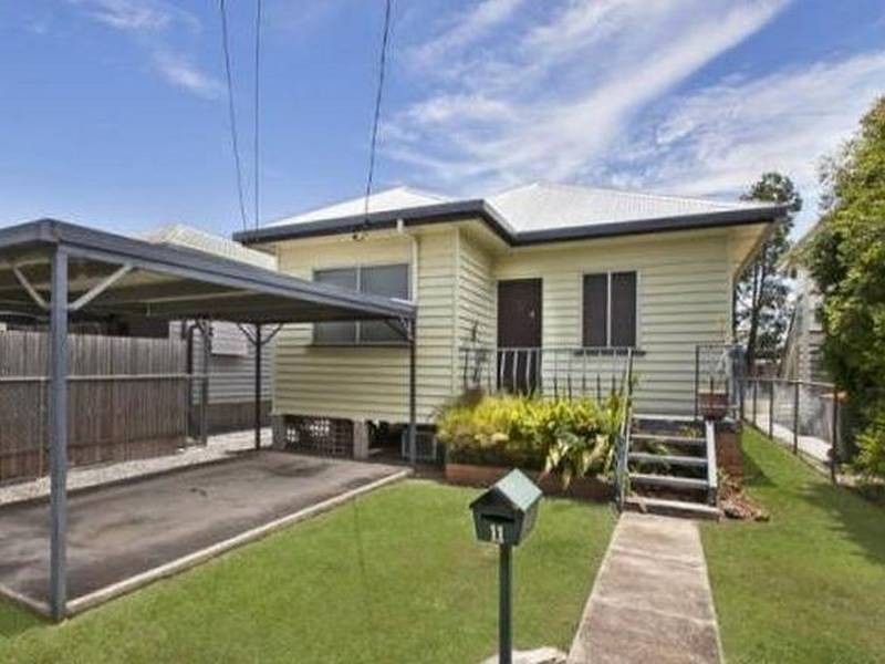 11 Burralong Street, Deagon QLD 4017