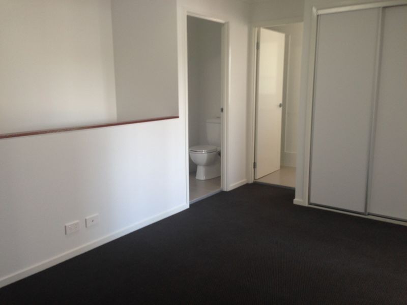 27 Jenolan Lane, Fitzgibbon QLD 4018